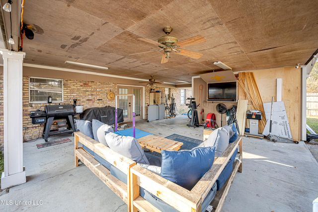 2706 Lynwood Street, Pascagoula, MS 39567