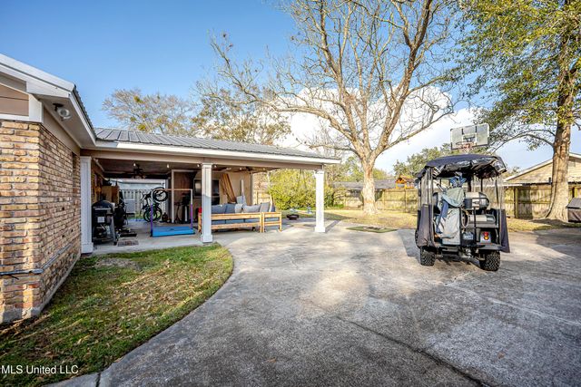 2706 Lynwood Street, Pascagoula, MS 39567