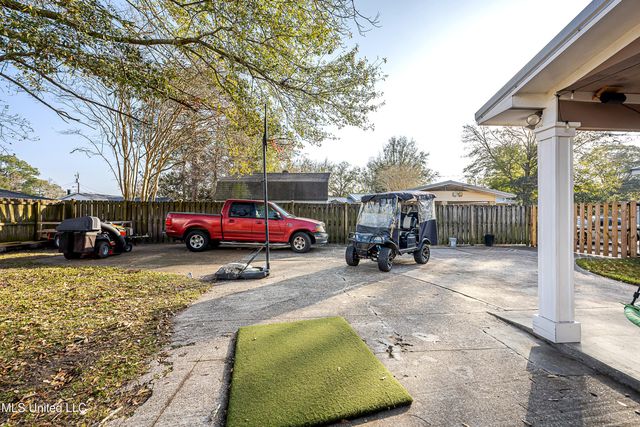 2706 Lynwood Street, Pascagoula, MS 39567