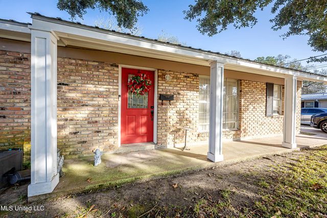 2706 Lynwood Street, Pascagoula, MS 39567