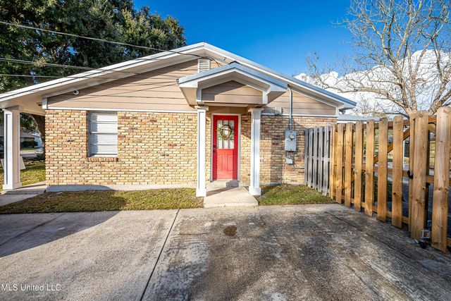 2706 Lynwood Street, Pascagoula, MS 39567