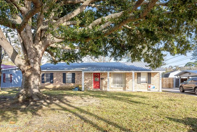 2706 Lynwood Street, Pascagoula, MS 39567