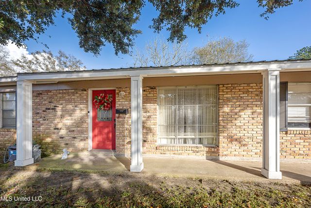 2706 Lynwood Street, Pascagoula, MS 39567