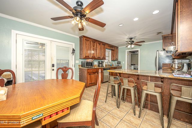 2706 Lynwood Street, Pascagoula, MS 39567