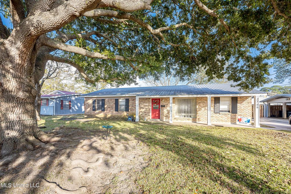 2706 Lynwood Street, Pascagoula, MS 39567