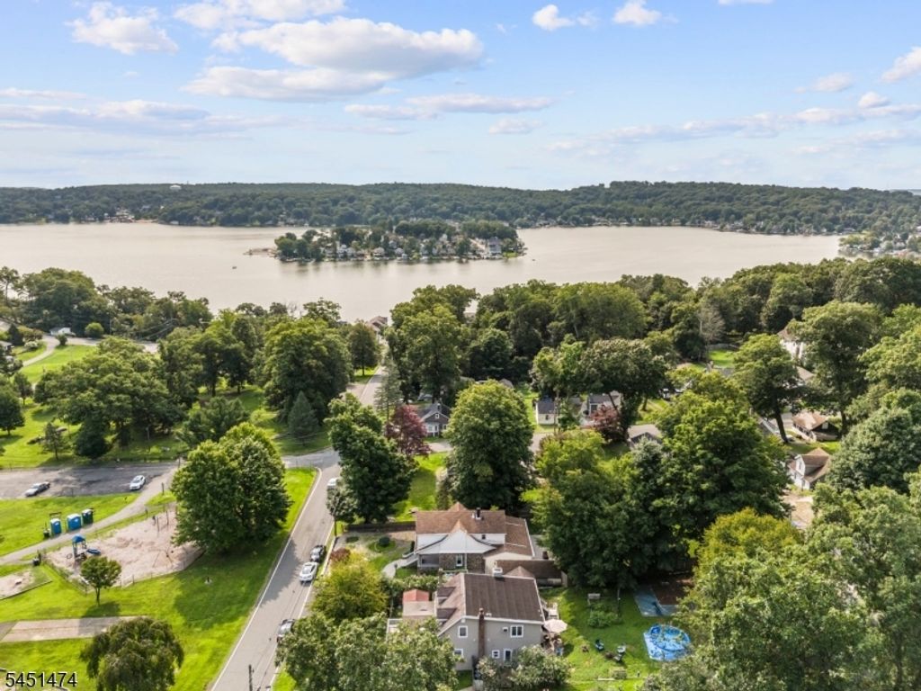 20 Shawnee Rd, Hopatcong Boro, NJ 07843 — photo 2