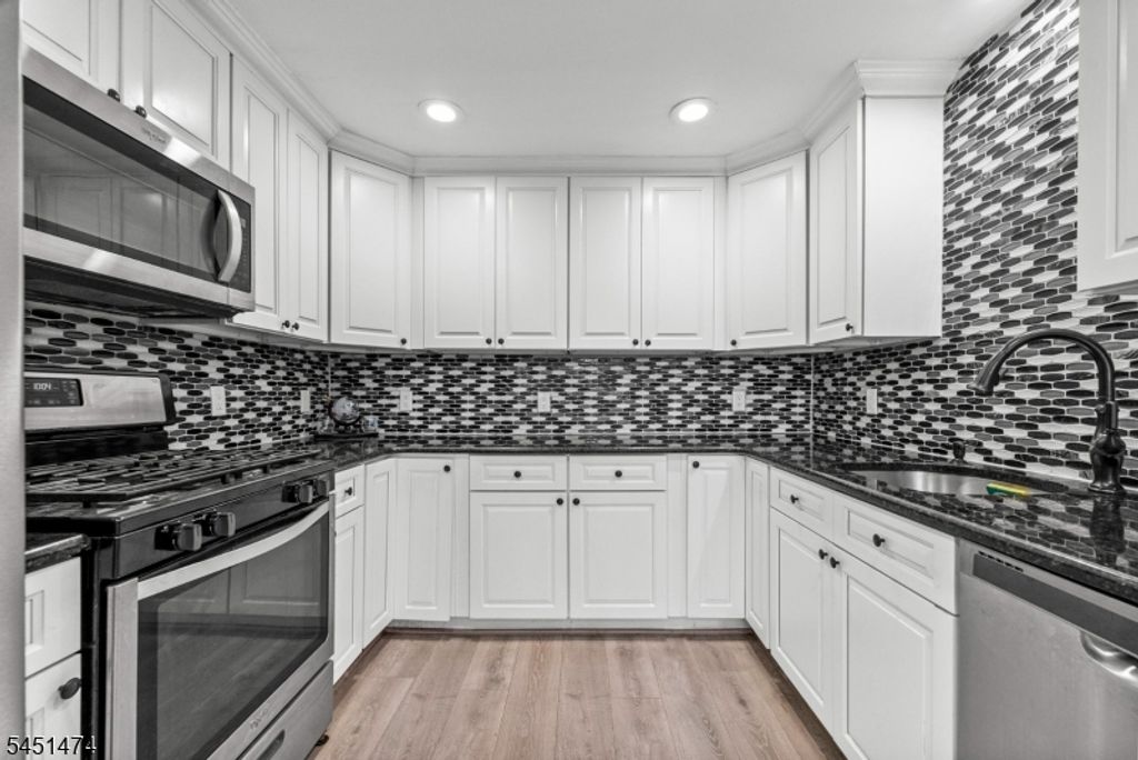 20 Shawnee Rd, Hopatcong Boro, NJ 07843 — photo 3