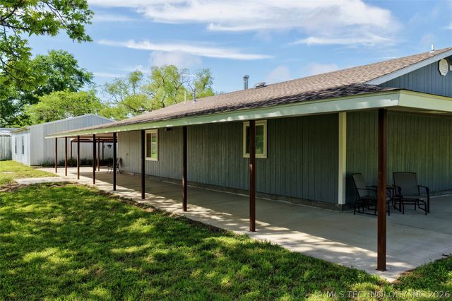 424398 Texanna Road, Checotah, OK 74426