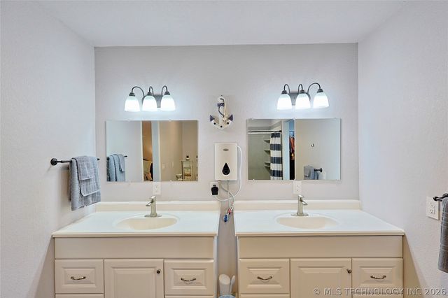 424398 Texanna Road, Checotah, OK 74426