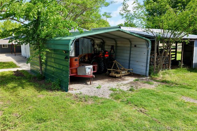 424398 Texanna Road, Checotah, OK 74426