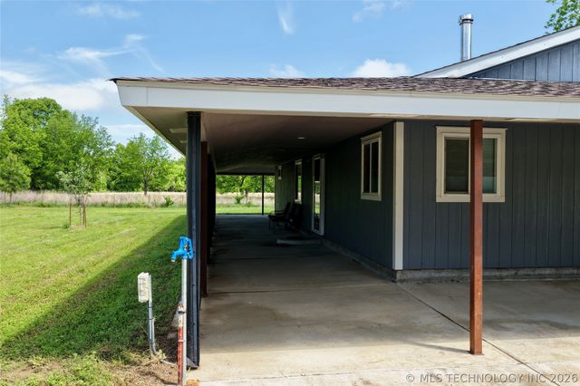 424398 Texanna Road, Checotah, OK 74426