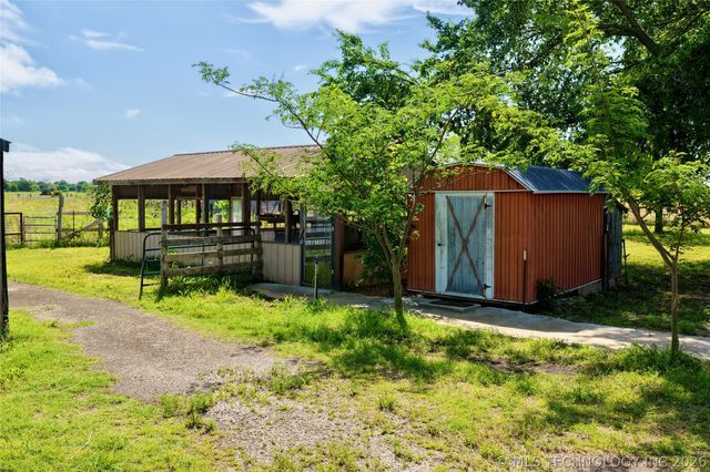 424398 Texanna Road, Checotah, OK 74426