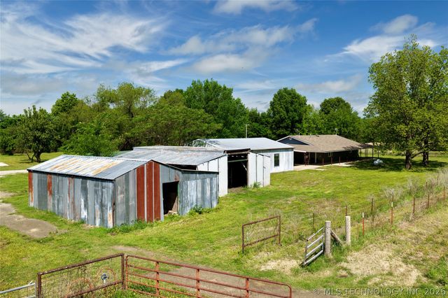 424398 Texanna Road, Checotah, OK 74426