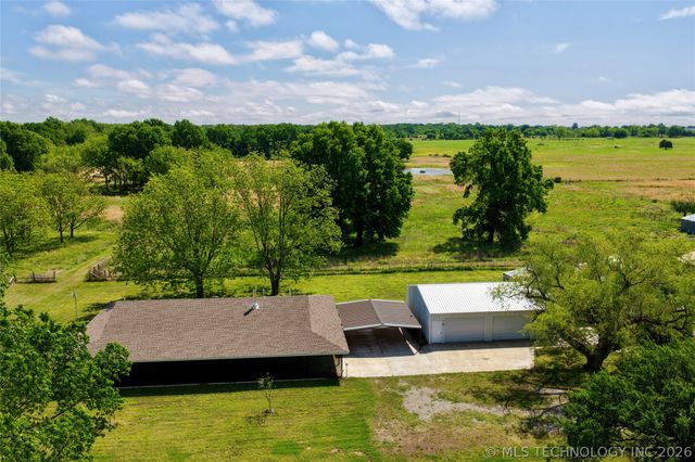 424398 Texanna Road, Checotah, OK 74426