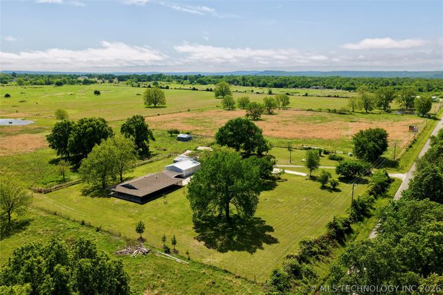 424398 Texanna Road, Checotah, OK 74426