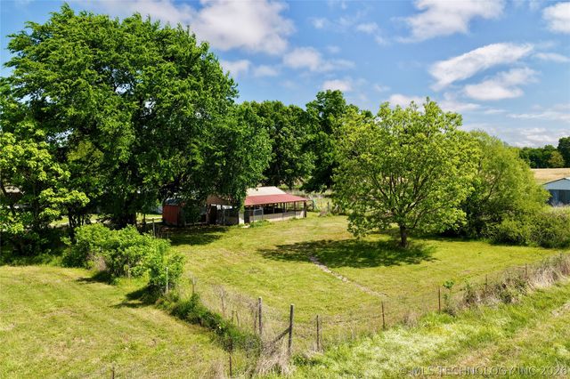 424398 Texanna Road, Checotah, OK 74426