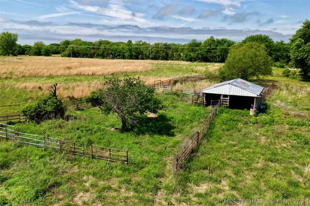 424398 Texanna Road, Checotah, OK 74426