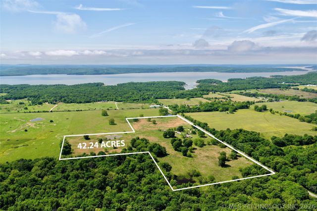 424398 Texanna Road, Checotah, OK 74426
