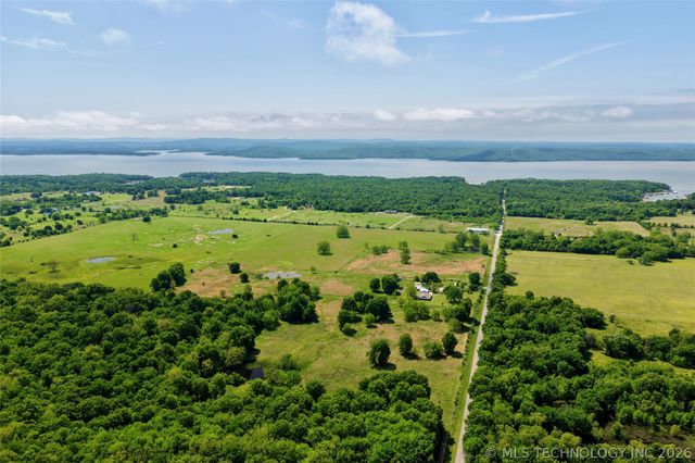424398 Texanna Road, Checotah, OK 74426