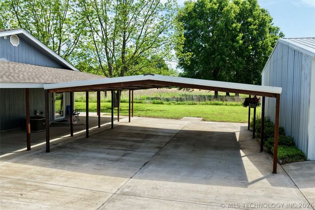 424398 Texanna Road, Checotah, OK 74426
