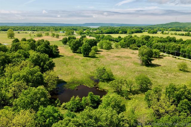 424398 Texanna Road, Checotah, OK 74426
