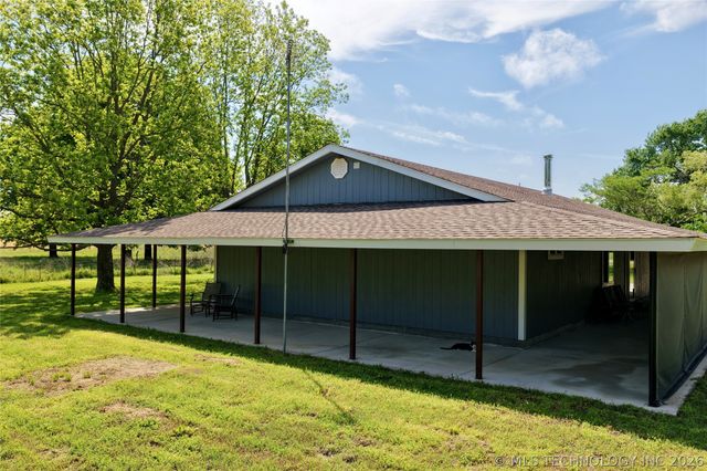 424398 Texanna Road, Checotah, OK 74426