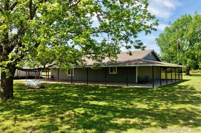424398 Texanna Road, Checotah, OK 74426
