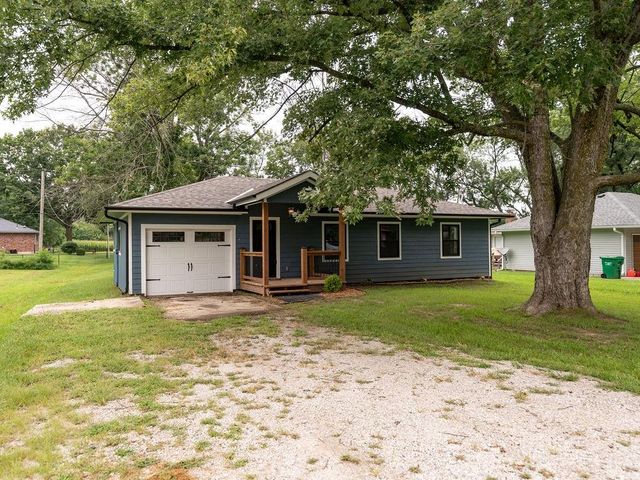 910 N Edith Avenue, Adrian, MO 64720
