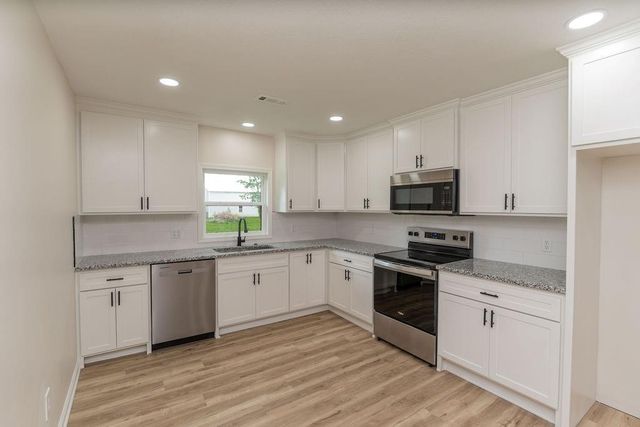 910 N Edith Avenue, Adrian, MO 64720
