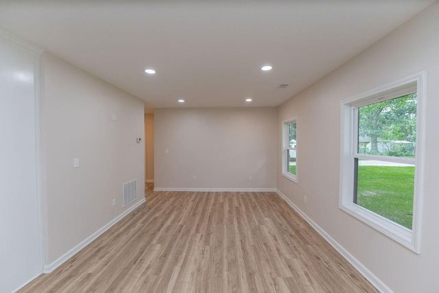 910 N Edith Avenue, Adrian, MO 64720