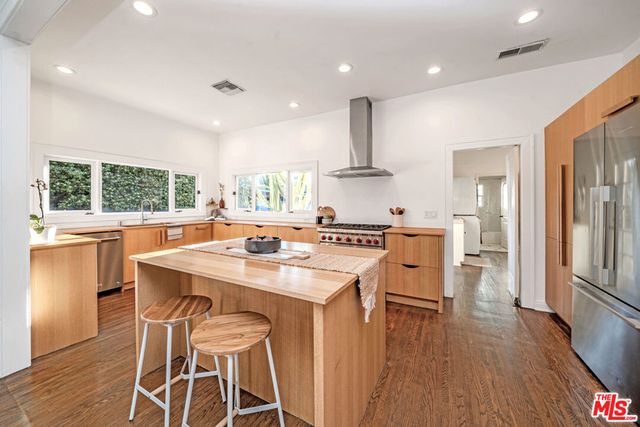 173 S Kingsley Drive, Los Angeles, CA 90004