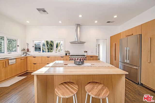 173 S Kingsley Drive, Los Angeles, CA 90004