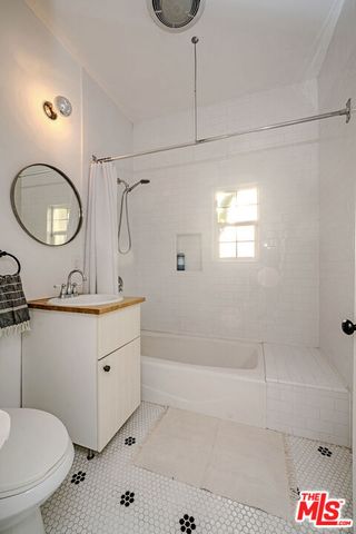 173 S Kingsley Drive, Los Angeles, CA 90004