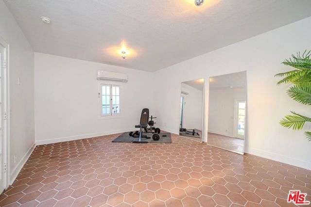 173 S Kingsley Drive, Los Angeles, CA 90004