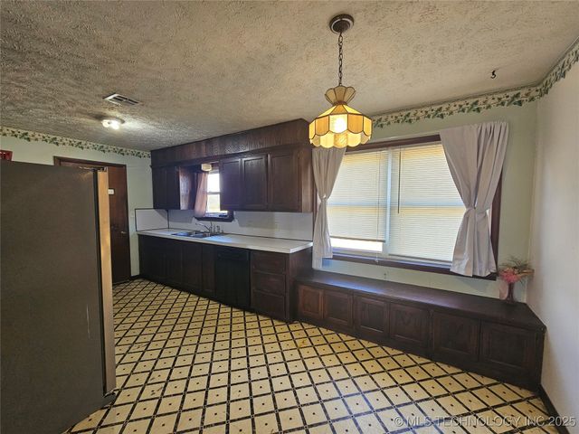 6370 W 430 Road, Pryor, OK 74361