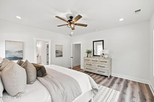 9406 Old Salem Way NW, Calabash, NC 28467