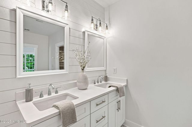 9406 Old Salem Way NW, Calabash, NC 28467