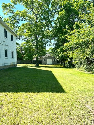 66-68 Hawthorne, East Islip, NY 11730