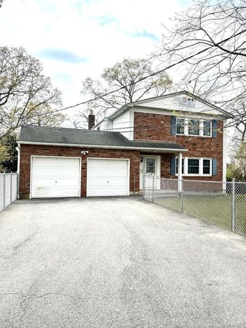 66-68 Hawthorne, East Islip, NY 11730