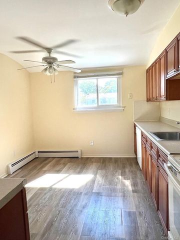 66-68 Hawthorne, East Islip, NY 11730