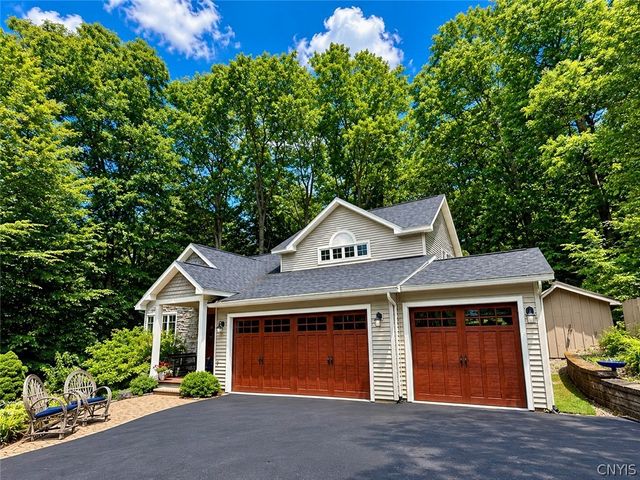 8969 Bethel Road, Pompey, NY 13035