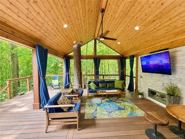 8969 Bethel Road, Pompey, NY 13035
