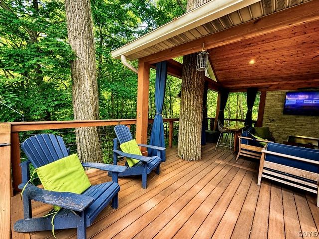 8969 Bethel Road, Pompey, NY 13035
