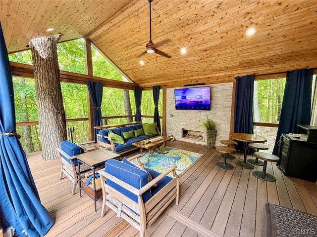 8969 Bethel Road, Pompey, NY 13035
