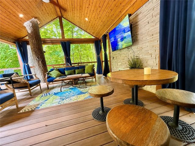 8969 Bethel Road, Pompey, NY 13035