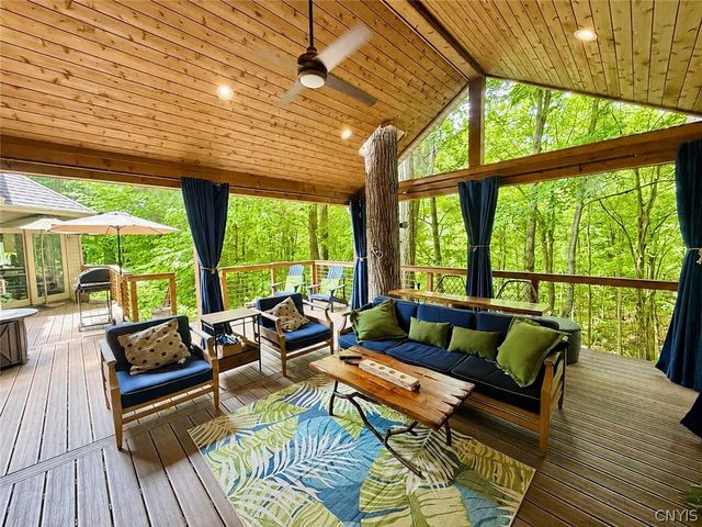 8969 Bethel Road, Pompey, NY 13035