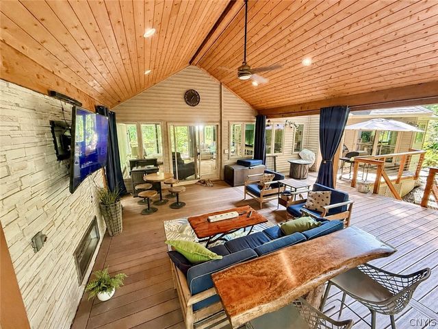 8969 Bethel Road, Pompey, NY 13035