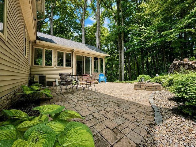 8969 Bethel Road, Pompey, NY 13035