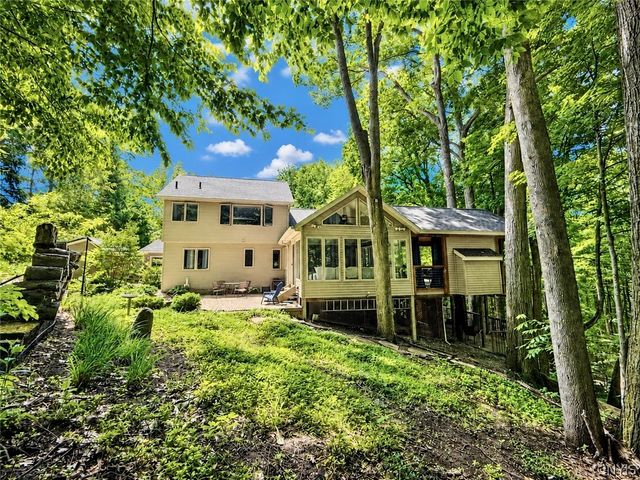 8969 Bethel Road, Pompey, NY 13035