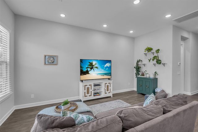 5118 Pine Reach Drive, Houston, TX 77018